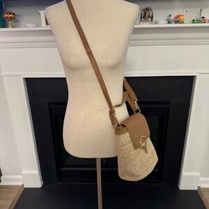 🤍 Straw & Faux Leather Crossbody Bag with Gold Ring Accent 🤍